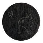 Schiefer Untersetzer Ø 10cm "Katze mit Schmetterling"